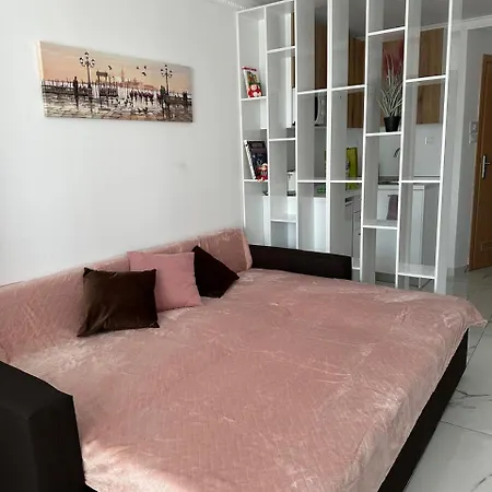 Private Studio-apartment Sol E Mar شقة *